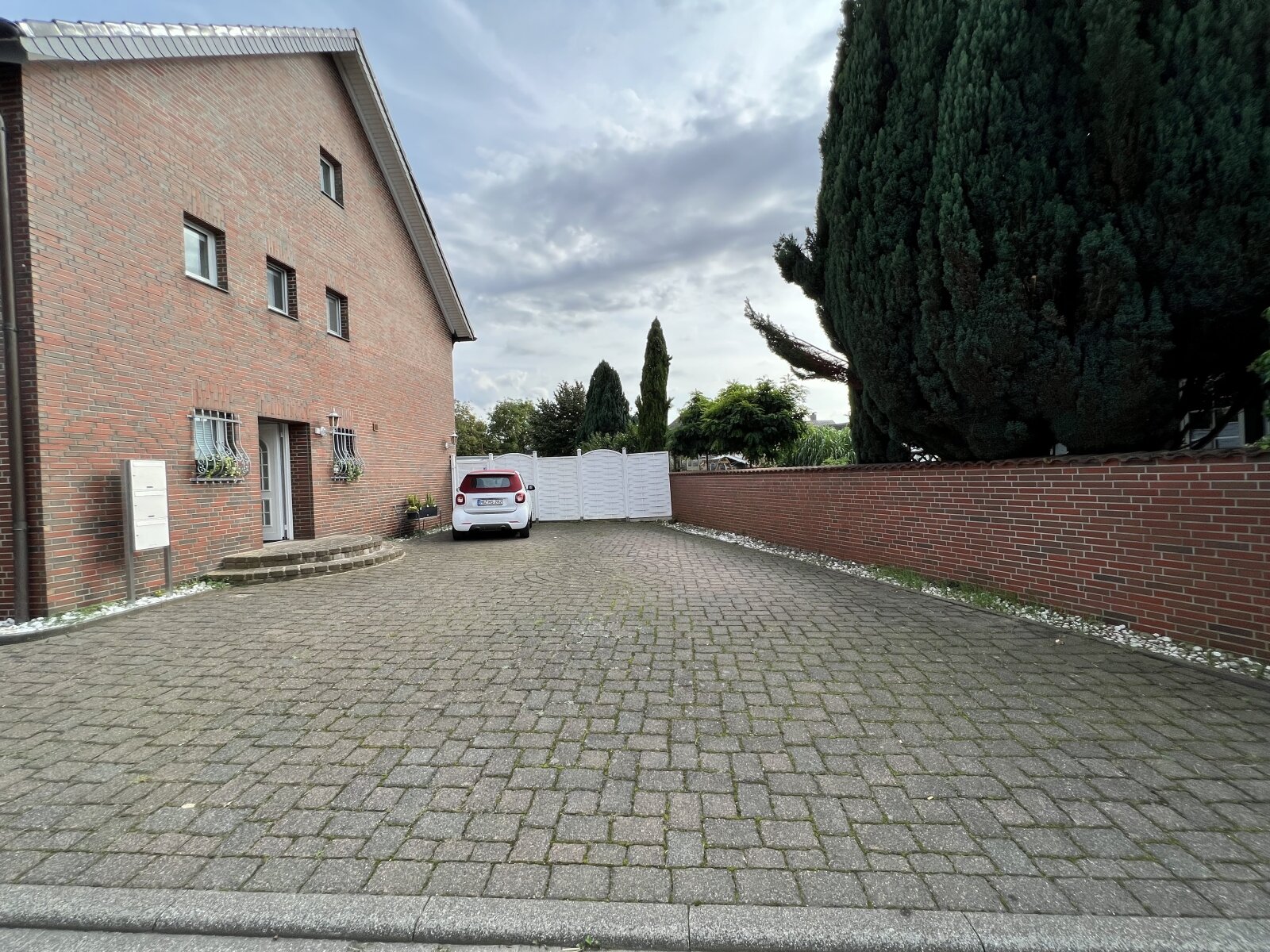 Parkfläche rechts Parkfläche rechts