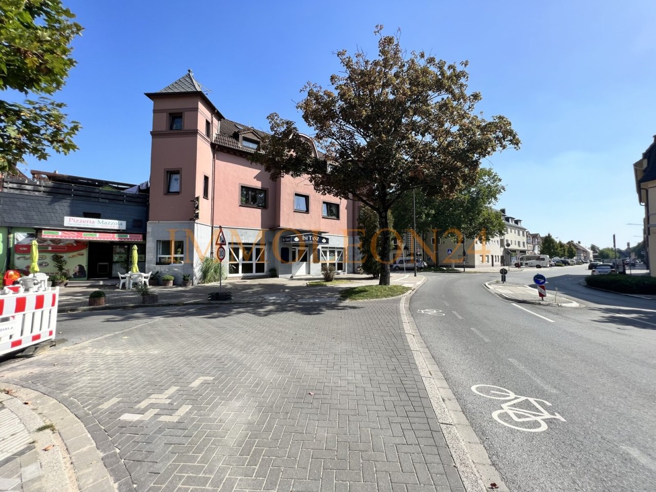 Straßenansicht Straßenansicht