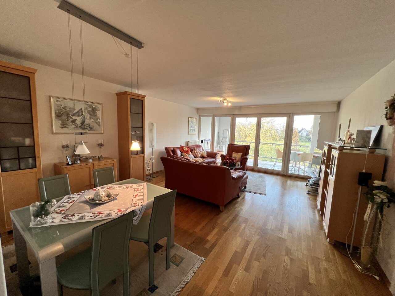 Wohnzimmer mit schöner Aussicht Wohnzimmer mit schöner Aussicht